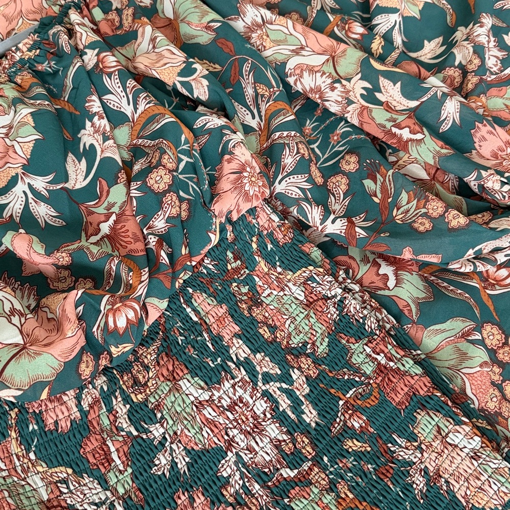 Floral Off-Shoulder dress with mid section smocking detail - Picture 4 of 4